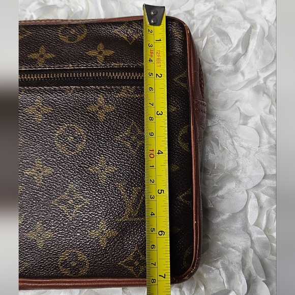 Louis Vuitton Wristlet (Classic Mono.) - Picture 8 of 14